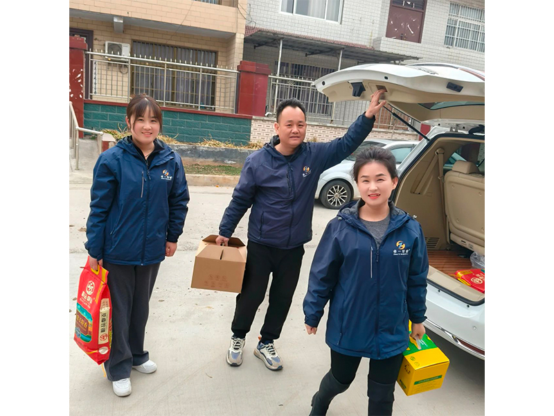 意昂F凯捷牧业 | 党支部慰问送温暖，，情系难题家庭暖人心