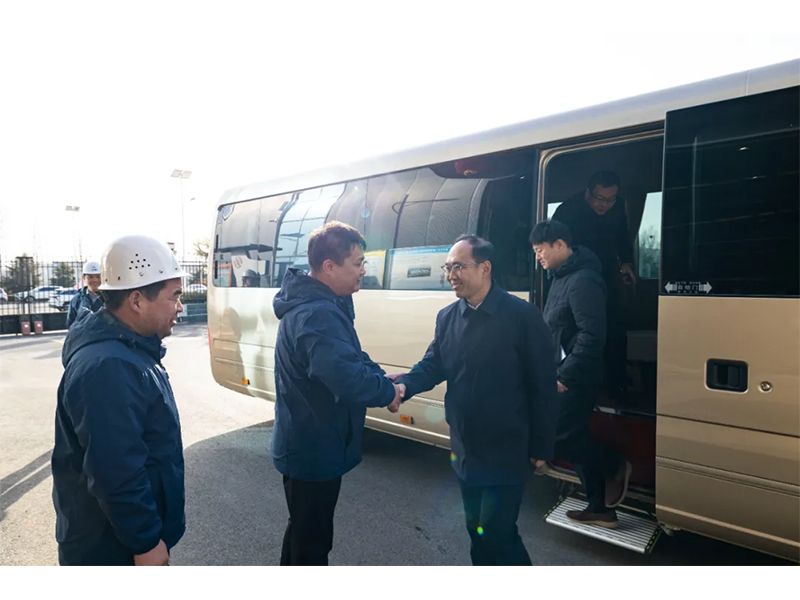 新乡市委常委、、卫辉市委书记崔红建一行莅临意昂F凯捷牧业调研指导！！