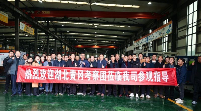 热烈接待湖北黄冈考察团莅临意昂F凯捷牧业旅行指导！